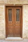 تصویر باکیفیت درب ورودی چوبی