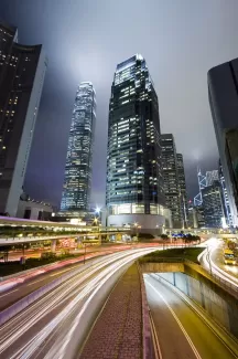 دانلود تصویر با کیفیت برج  و خیابان در شب