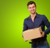 دانلود تصویر باکیفیت مرد و جعبه