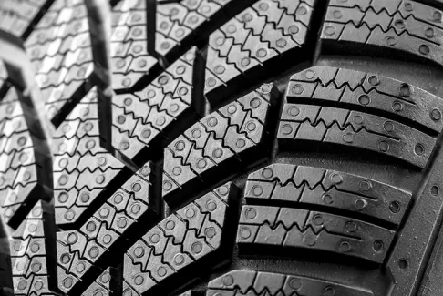 دانلود عکس استوک کیفیت بالای لاستیک ماشین از نزدیک
