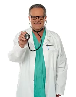 عکس استوک پزشک خندان و گوشی پزشکی 