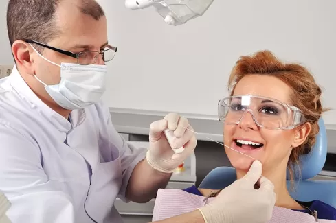 دانلود تصویر کیفیت بیمار خانم و دندانپزشک 