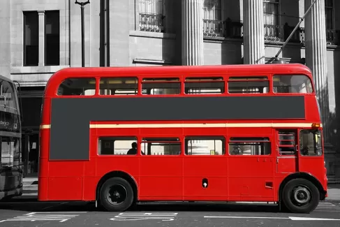 عکس باکیفیت اتوبوس قرمز