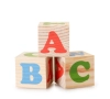 تصویر استوک باکیفیت مکعب های چوبی اعداد و حروف الفبای انگلیسی