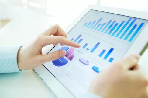عکس استوک باکیفیت دست و تبلت عکس استوک باکیفیت دست و تبلت