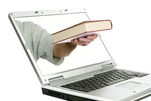 تصویر استوک کیفیت بالای لپ تاپ و کتاب تصویر استوک کیفیت بالای لپ تاپ و کتاب