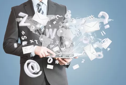 دانلود عکس استوک کیفیت بالای مرد و تبلت دانلود عکس استوک کیفیت بالای مرد و تبلت