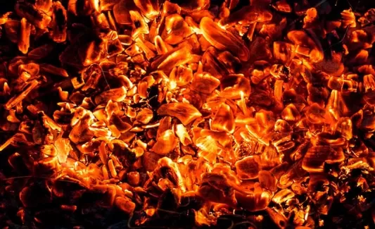 عکس استوک باکیفیت آتش و ذغالها