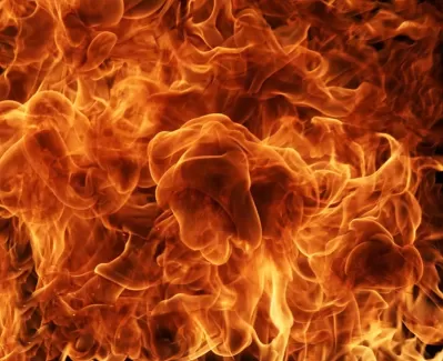 عکس استوک باکیفیت شعله آتش از نمای نزدیک