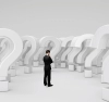 عکس کیفیت بالای علامت سوال و مرد