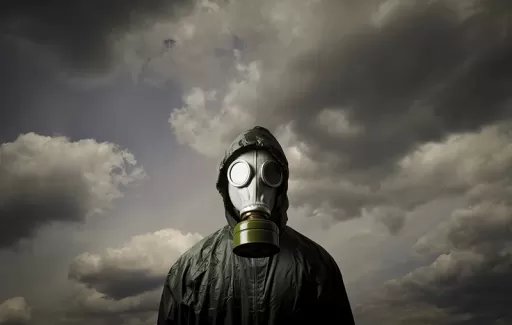 عکس کیفیت بالای مرد با ماسک ضد شیمیایی