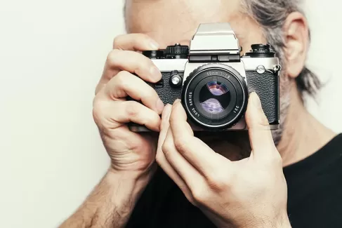 دانلود تصویر استوک کیفیت بالای عکاس مرد دانلود تصویر استوک کیفیت بالای عکاس مرد