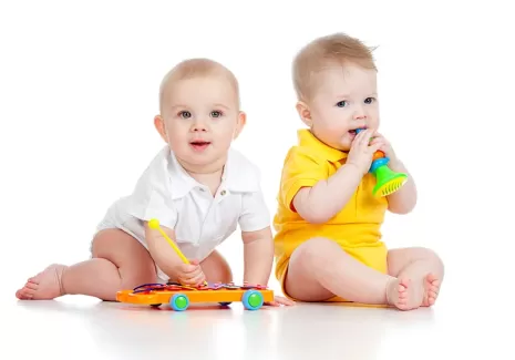 عکس باکیفیت کودک ها درحال بازی کردن