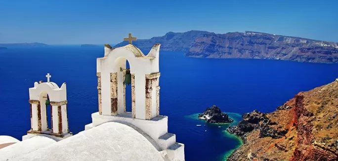 تصویر با کیفیت دریا و جزیره سیمی در یونان