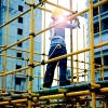 عکس با کیفیت کارگر در حال کار