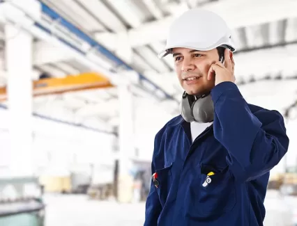 عکس با کیفیت مهندس در حال کار عکس با کیفیت مهندس در حال کار