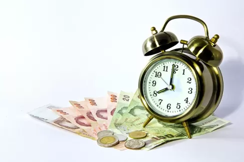 تصویر باکیفیت ساعت زنگ دار وپول تصویر باکیفیت ساعت زنگ دار وپول