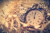 عکس باکیفیت ساعت زنگ دار رومیزی
