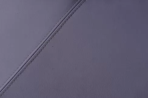 عکس با کیفیت چرم صندلی از نزدیک عکس با کیفیت چرم صندلی از نزدیک