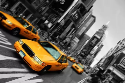دانلود عکس باکیفیت تاکسی زرد در خیابان