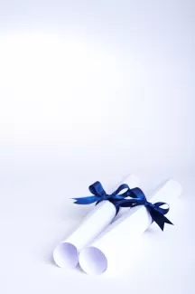 تصویر باکیفیت برگه فارغ التحصیلی تصویر باکیفیت برگه فارغ التحصیلی