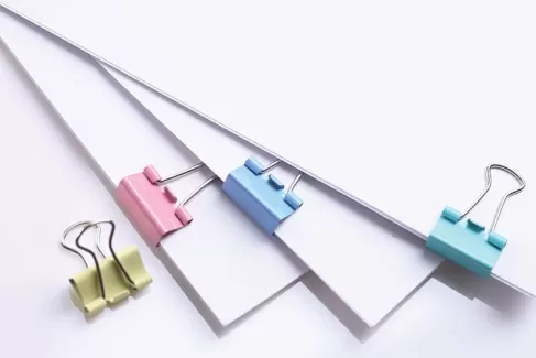 عکس استوک باکیفیت گیره کاغذ عکس استوک باکیفیت گیره کاغذ