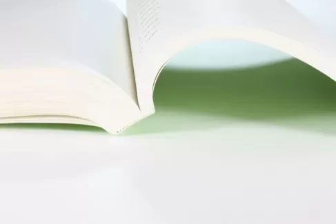 تصویر کتاب باز برای طراحی و چاپ