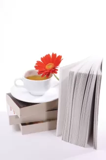 تصویر کیفیت بالای فنجان و کتاب تصویر کیفیت بالای فنجان و کتاب