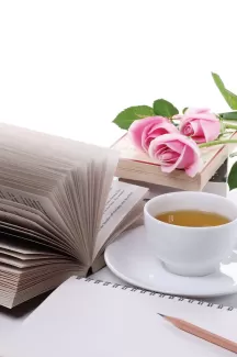 تصویر باکیفیت فنجان و کتاب تصویر باکیفیت فنجان و کتاب