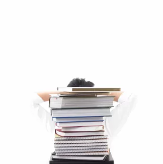 بک گراند باکیفیت مرد و کتاب و دفتر بک گراند باکیفیت مرد و کتاب و دفتر