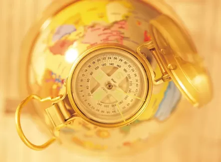 تصویر باکیفیت قطب نما