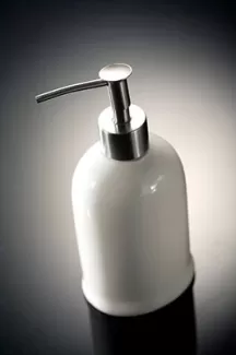 تصویر باکیفیت مخزن مایع دستشویی