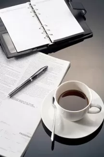 دانلود تصویر کیفیت بالای فنجان و دفترچه و خودکار