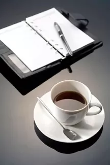 دانلود تصویر باکیفیت فنجان قهوه و دفترچه