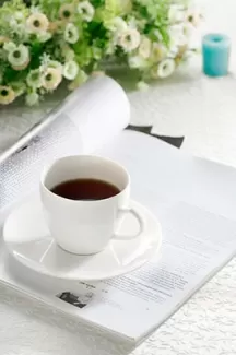 دانلود تصویر باکیفیت فنجان و کتاب