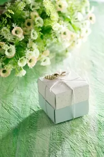 بک گراند باکیفیت جعبه کادو و گل