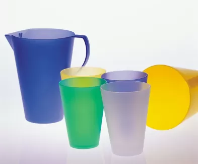 تصویر باکیفیت پارچ و لیوان