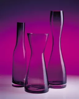 دانلود عکس استوک باکیفیت گلدان های شیشه ای