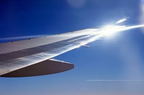عکس استوک کیفیت بالای بال هواپیما