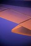 عکس باکیفیت بال هواپیما برای طراحی و چاپ