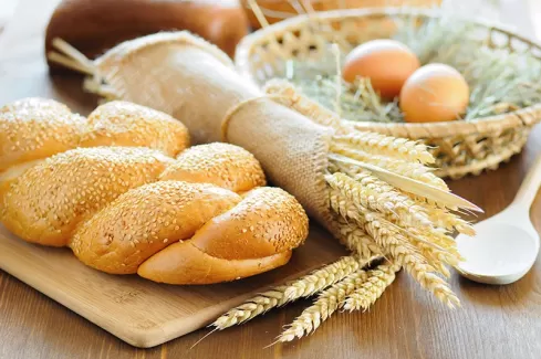 دانلود عکس باکیفیت نان و خوشه گندم دانلود عکس باکیفیت نان و خوشه گندم