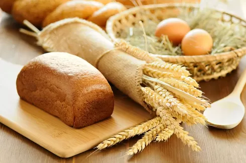 عکس کیفیت بالای نان و خوشه گندم عکس کیفیت بالای نان و خوشه گندم