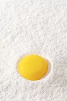 دانلود عکس باکیفیت تخم مرغ و آرد