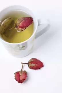 تصویر استوک کیفیت بالای چای و گل