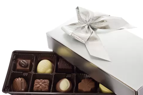 عکس با کیفیت حعبه شکلات کاکائویی