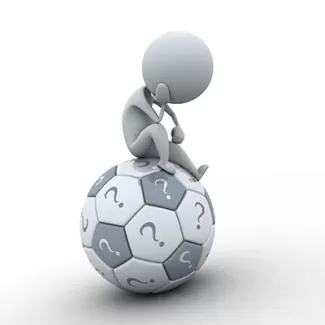 عکس باکیفیت آدمک روی توپ عکس باکیفیت آدمک روی توپ