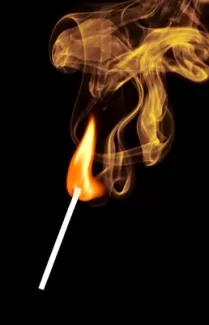 عکس باکیفیت کبریت در حال سوختن
