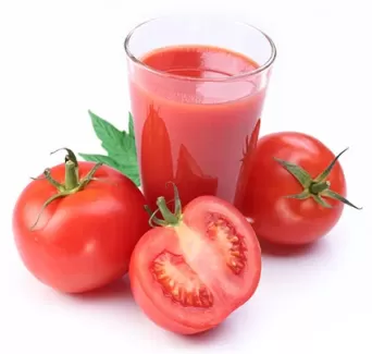 تصویر با کیفیت گوجه فرنگی و آب گوجه فرنگی تصویر با کیفیت گوجه فرنگی و آب گوجه فرنگی
