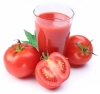 تصویر با کیفیت گوجه فرنگی و آب گوجه فرنگی