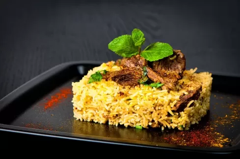 عکس با کیفیت خوراک گوشت و برنج